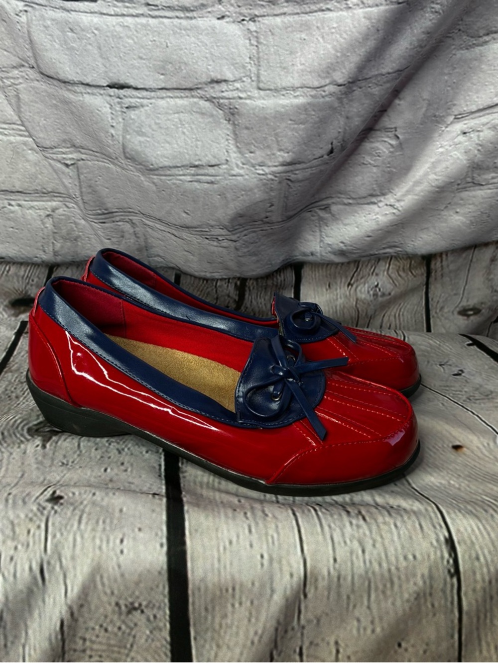 Beacon Misty Duck Rain Shoes Womens Sz 8 Red Navy Blue Round Toe Comfort Slip On